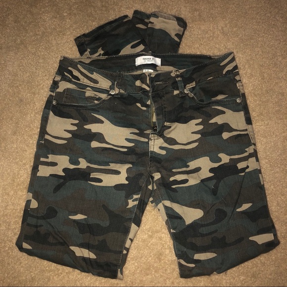 Forever 21 Pants - FOREVER 21 DISTRESSED CAMO PANTS